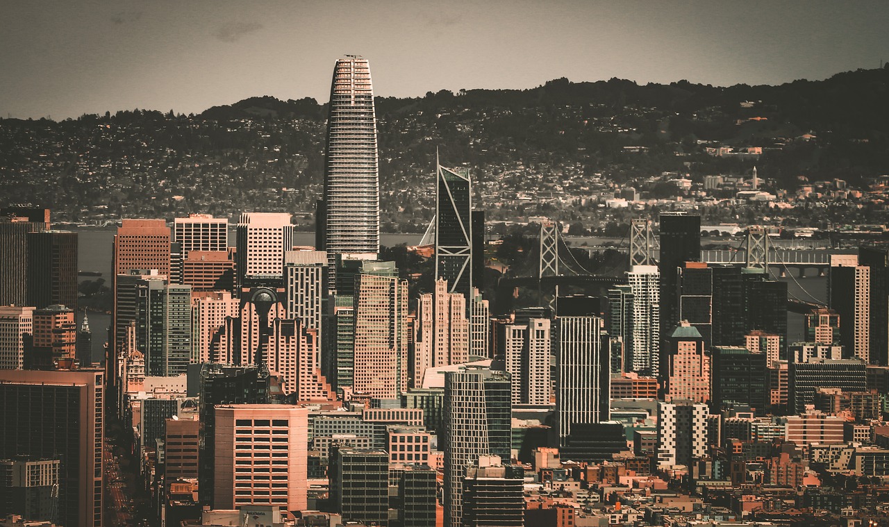 快速的球场 快速的球场